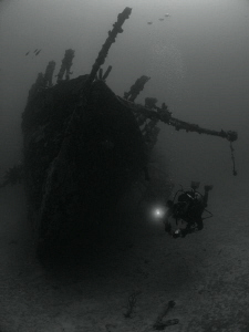 The Fearless Wreck and my friend Eduardo. by Juan Torres 